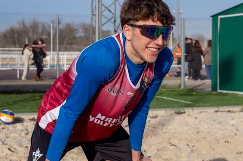 Jugador en posición de defensa durante un partido